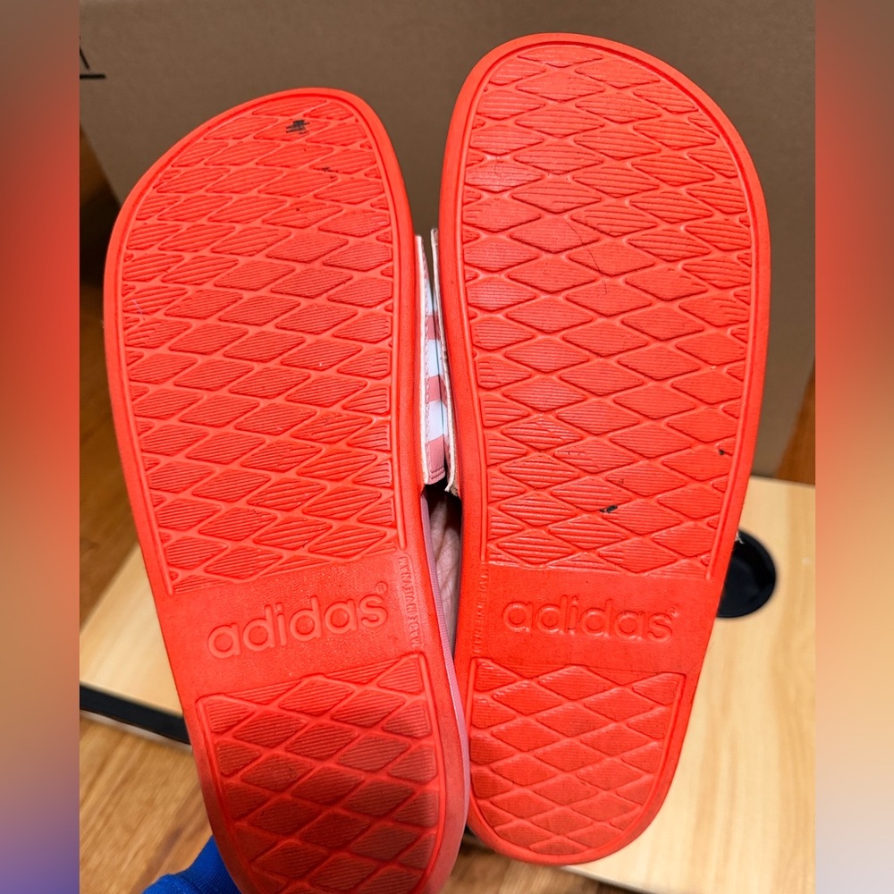 Adidas Adilette Pink Comfort Slides - Size 9 - Picture 3 of 5